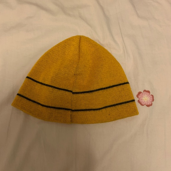 Winter hat - Picture 2 of 2